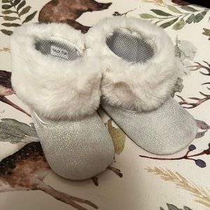 New without tags baby girl boots